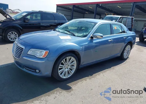 2011 Chrysler 300 Limited z USA, uszkodzony, nr VIN 2C3CA5CG3BH592237